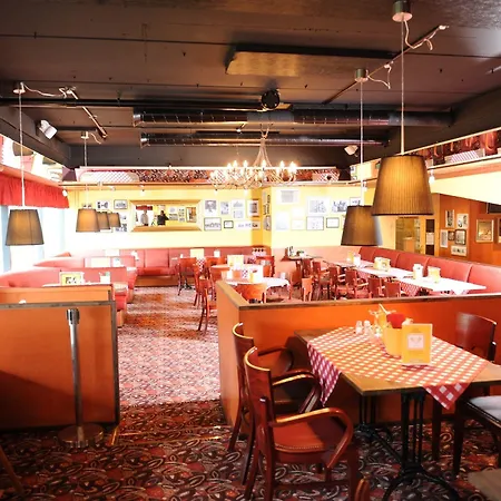 ホテル Waltikka バルケアコスキ